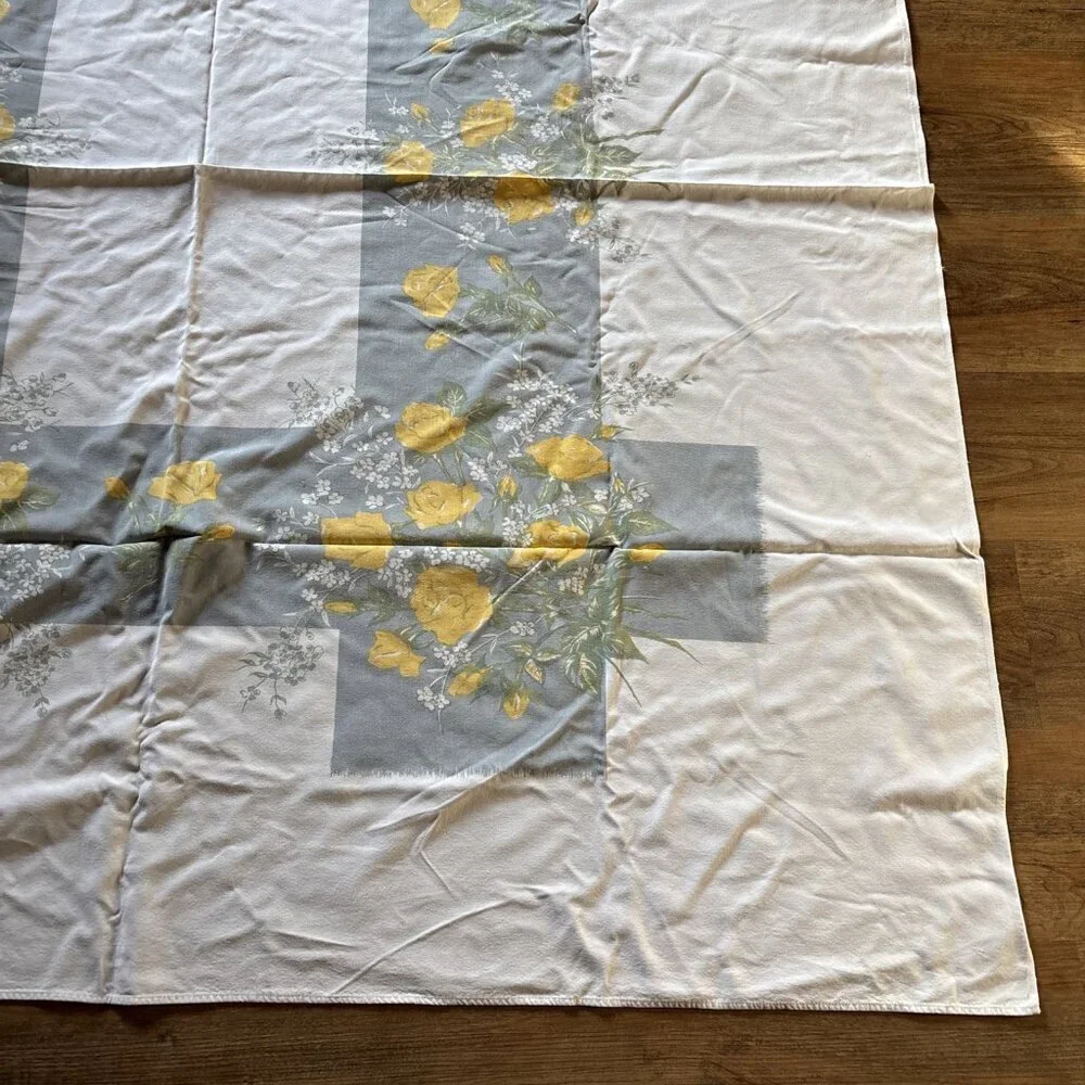 Vintage Spring cotton Tablecloth White Yellow And Gray Size 65 X 60